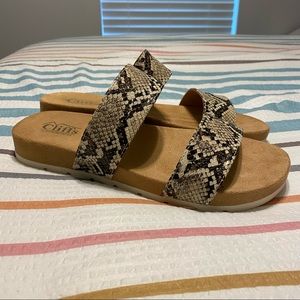 Cliffs by White Mountain Slip on Sandals
